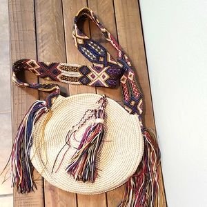 Hand-woven thread crossbody bag beige round new